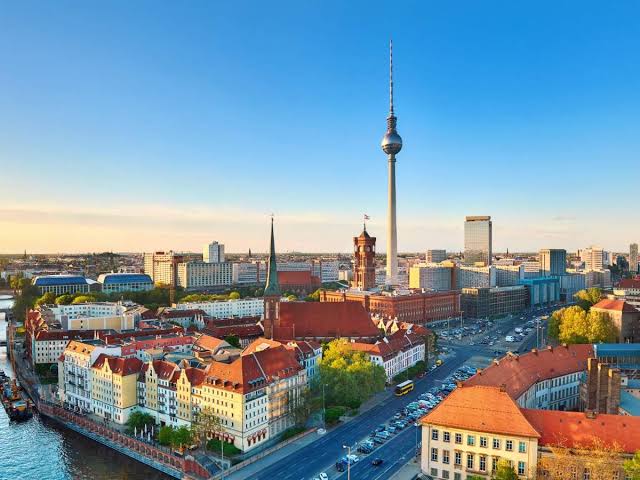 The Berliner Fernsehturm or Fernsehturm Berlin (English: Berlin Television Tower) is a television tower in central Berlin, Germany
